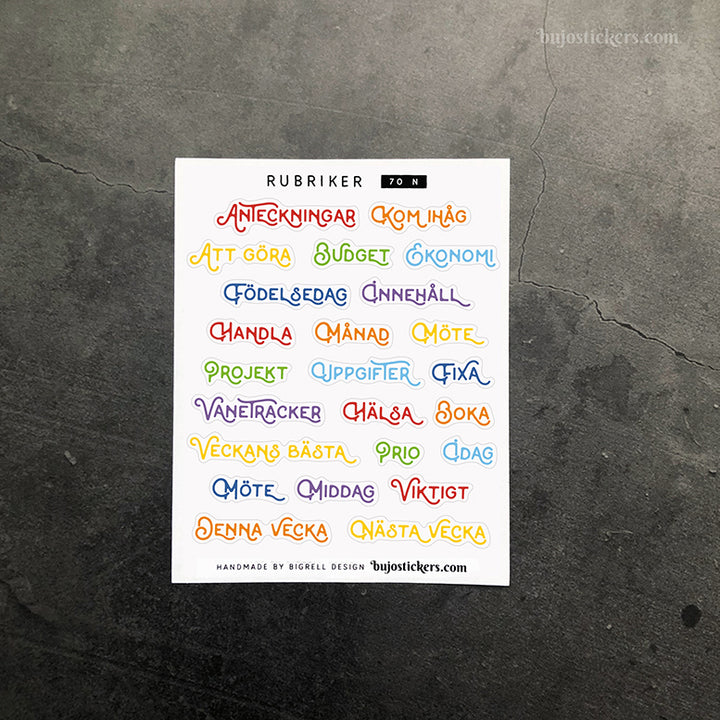 Rubriker 70 • Blandade rubrikstickers på svenska 🇸🇪 • 14 färgval • Headings in Swedish