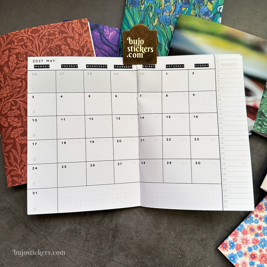 Monthly calendar in B6 size • Traveler's notebook • 12 months • 8 languages • A01
