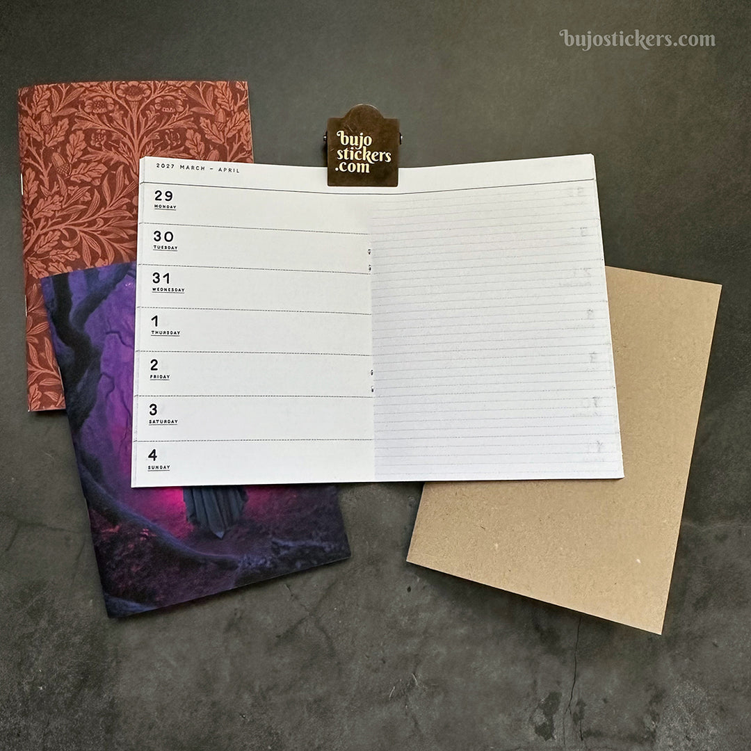 Dated Traveler's notebook in 8 languages • B6 size • Weekly horizontal calendar • Custom options • A02