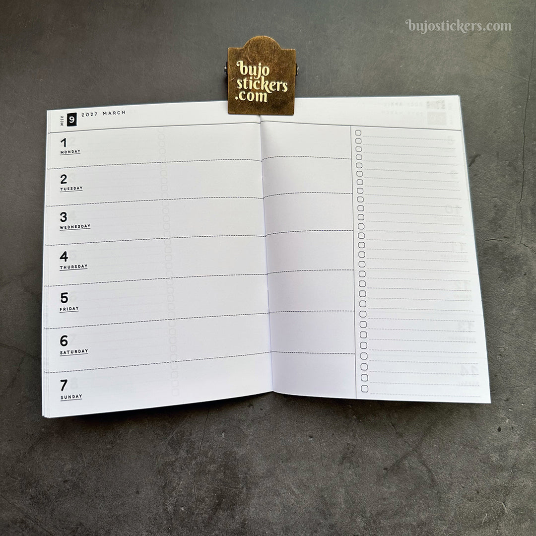 Dated Traveler's notebook in 8 languages • B6 size • Weekly horizontal calendar • Custom options • A02