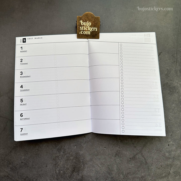 Dated Traveler's notebook in 8 languages • B6 size • Weekly horizontal calendar • Custom options • A02