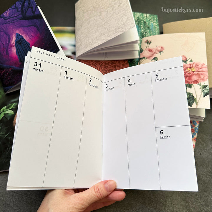 Dated Traveler's notebook in 8 languages • B6 size • Weekly vertical calendar • Custom options • A03