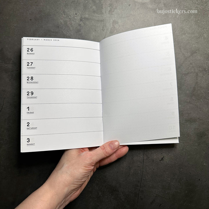 Traveler's Notebook Dated Weekly calendar 2024 • B6 size