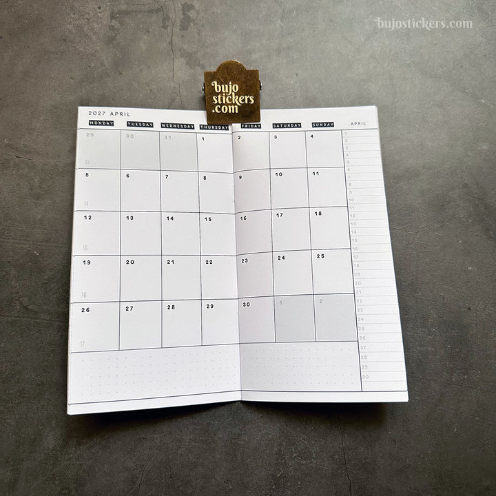 Monthly calendar in regular size • Traveler's notebook • 12 months • 8 languages • A01
