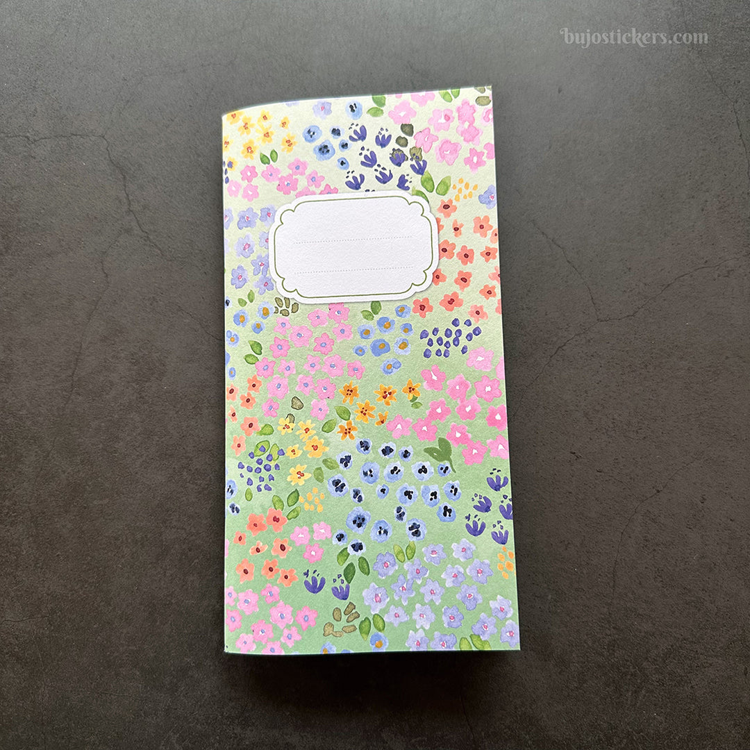 Traveler's Notebook – Regular size – Sweet florals – All pages unique!
