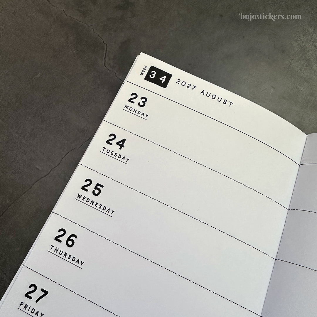 Dated Traveler's notebook in 8 languages • Regular size • Weekly horizontal calendar • Custom options • A02