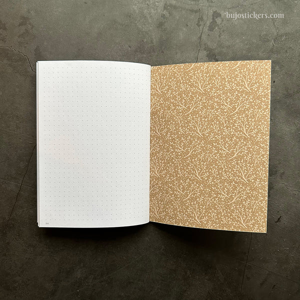 Traveler's Notebook B6 dotted & numbered